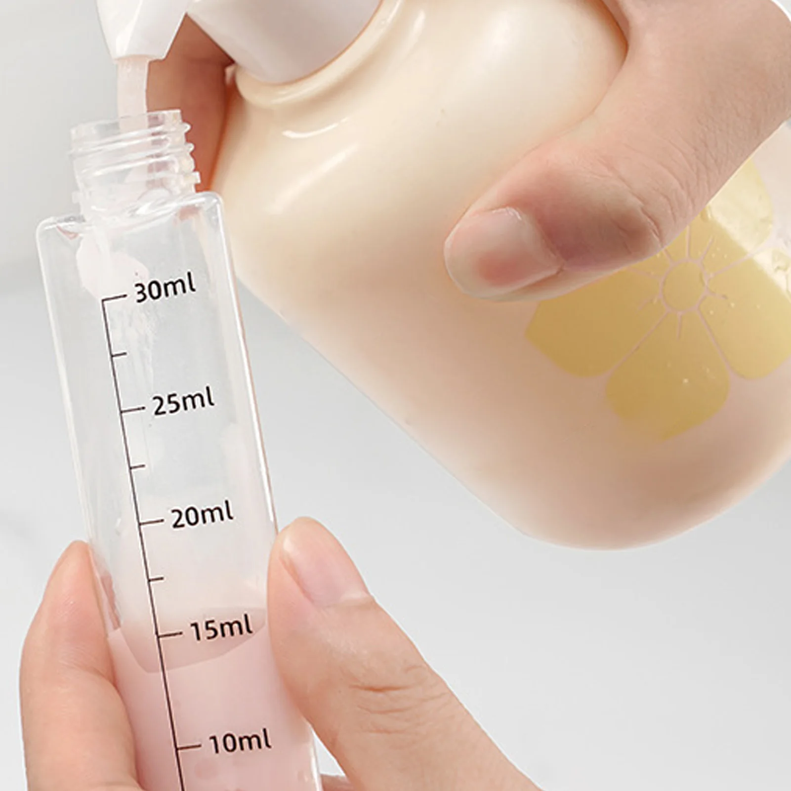 4-in-1 Travel Liquid Dispenser Split Bottle System Shampoo Lotion Shower Gel Soap Sub-bottles Press Container for Easy Packing - Image 2