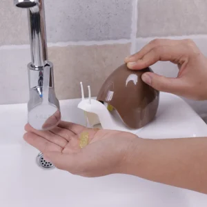 Refillable Snail Liquid Soap Dispenser Press Type Storage Facial Cleanser Bottle Shampoo Shower Gel Hand Wash Bottle for Kids